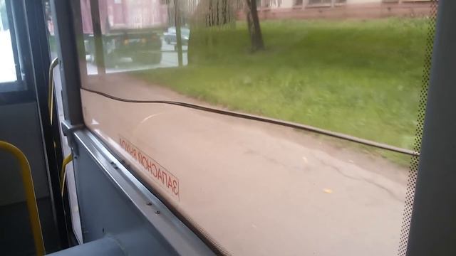 Аквариум с окне автобуса. смотреть онлайн