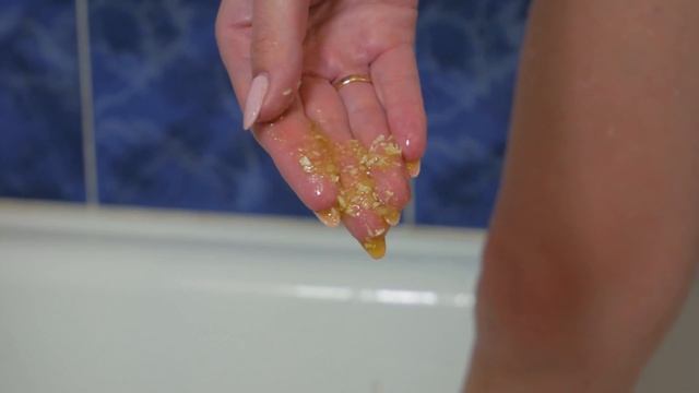 Как отбелить колени за один раз.Супер скраб средство для колен локтей и подмышек в домашних условия смотреть онлайн