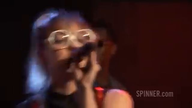 Mark Ronson & The Business INTL - Bang Bang Bang (live) смотреть онлайн