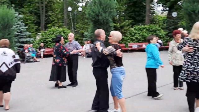 Подари мне эту ночь!!!Танцы в парке Горького. смотреть онлайн