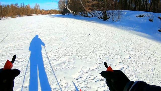 Катаюсь на лыжах в Кузьминском парке. смотреть онлайн