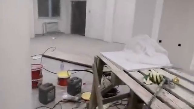 HYVST SPT 390 - 47 000₽ окраска стен в помещении окрасочным аппаратом