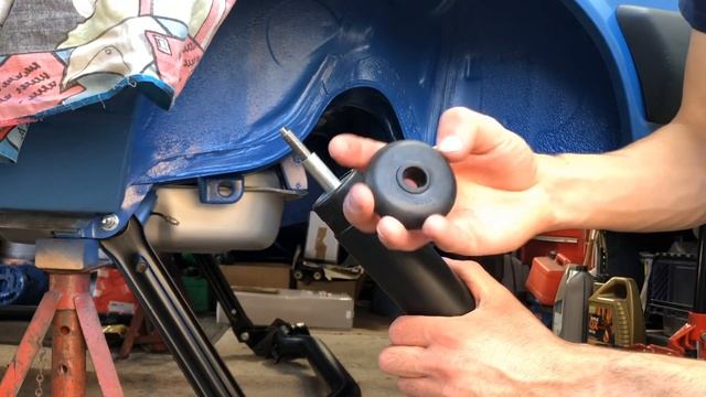 Mk2 fiesta project (S3 E7) - fitting axle, trailing arms, shocks, fuel tank & more! смотреть онлайн