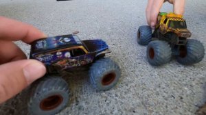 GRAVE DIGGER TURNS INTO A ZOMBIE!! | MONSTER JAM ZOMBIE vs HUNTER MONSTER TRUCK TOYS