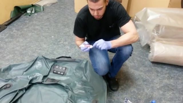 Ремонт лодки своими руками с помощью жидкой латки- быстро и дёшево смотреть онлайн