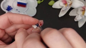 Флаг России из бисера в технике квадратного жгута | Бисероплетение | Мастер класс