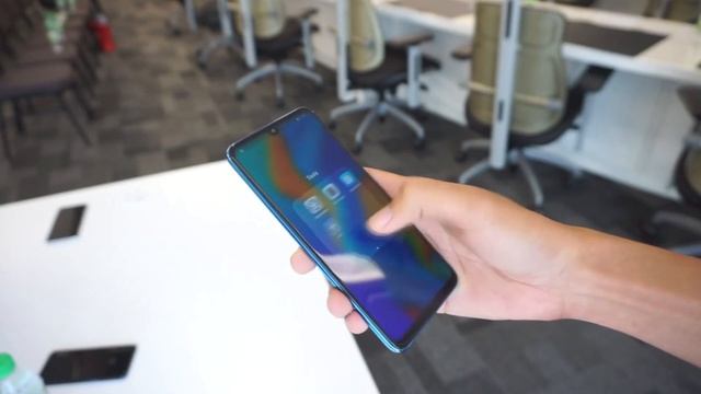 Huawei P30 Lite VS Samsung A10 | Enfrentamiento Inútil Pero Muy Útil | Top Pulso смотреть онлайн