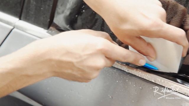 Apliciranje folije za auto stakla смотреть онлайн