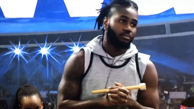 OMG?! Biggie Penalizes Neo For Spanking Vee’s Axx In The Arena. смотреть онлайн