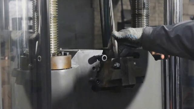 Испытание элемента анкерный крепей (стержень винтового профиля) на РГМ-600-А #разрывнаямашина смотреть онлайн