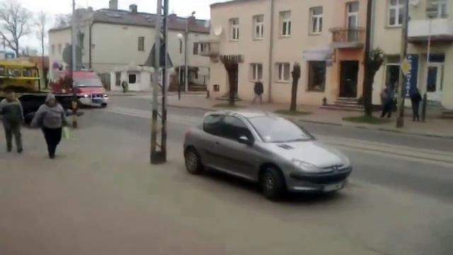 Dojazd na ul. Piłsudskiego Jelcz SD30 489[e]23 oraz Ford SLRt 489[e]22 смотреть онлайн