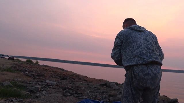 Скоро сплав по реке распаковка лодки Какая она #отшельник, #рыбалка, #IceHouse смотреть онлайн