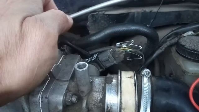 Заміна датчика положення дросельної заслонки, регулювання ДПДЗ MAZDA 323/ Замена ДПДЗ, регулировка смотреть онлайн