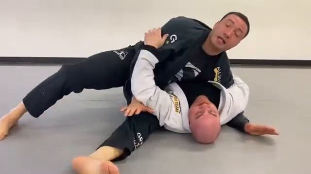 The Sao Paulo Pass By Leonardo Nogueira | How To Pass Closed Guard