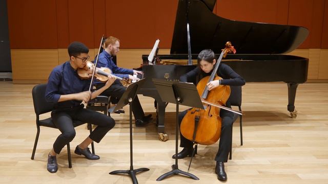Trio Gaia | Mieczysław Weinberg | Piano Trio Op. 24, IV. Finale смотреть онлайн