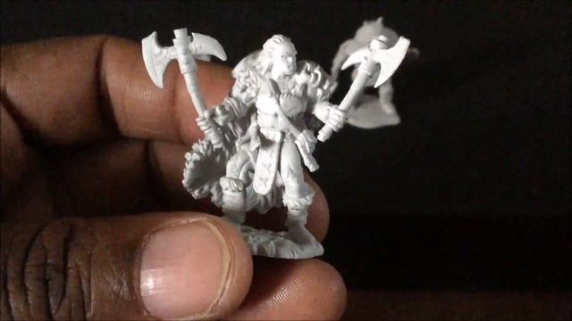 Unboxing WizKids Human Rogues and Half Orc Barbarians смотреть онлайн