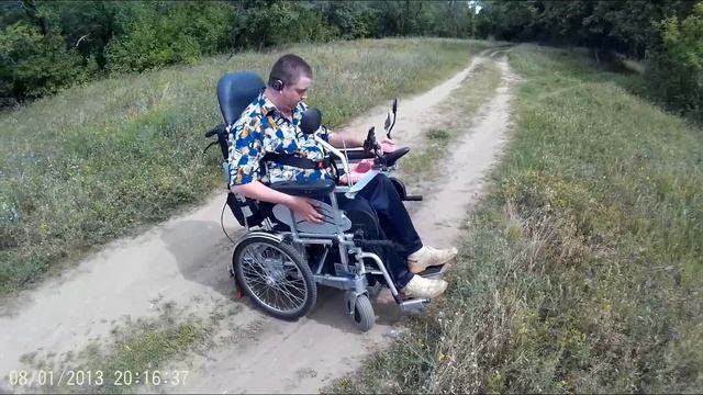 На коляске в лесу смотреть онлайн