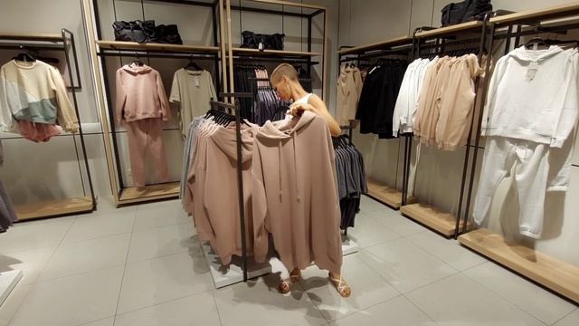 СТИЛЬНЫЙ МАГАЗИН | Шопинг для всей семьи. Честный обзор RESERVED смотреть онлайн