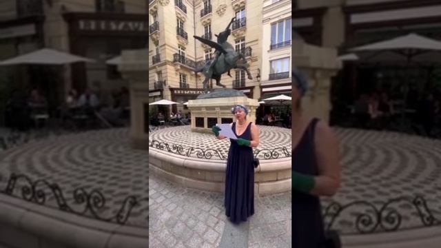 Стихотворение Российского поэта Руслана Валиахметова, посвящённое А.Вертинскому, читают в Париже. смотреть онлайн