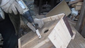 Новый скворечник из старых досок. Как сделать скворечник своими руками.