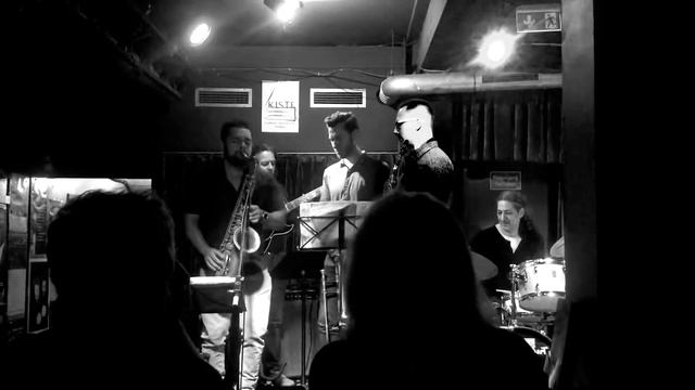Night in Tunisia- Jorge doudement - Kister jazz club/Alemanha смотреть онлайн
