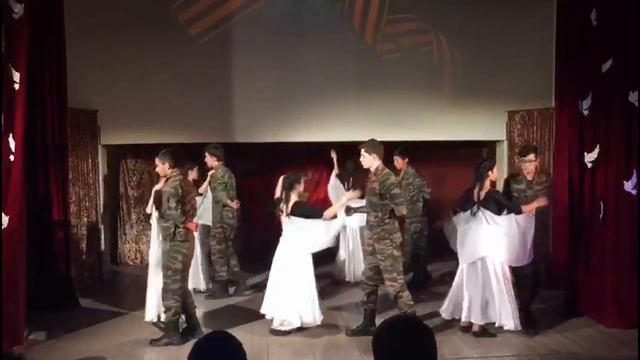 Танец "Журавли" гимназия №14 г.Нальчик (08.05.2018г.) смотреть онлайн