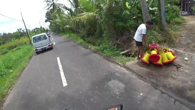 Водопад Тукад Чепунг air terjun Tukad Cepung - Влог на Бали, обратная дорога с дочкой и женой домои смотреть онлайн