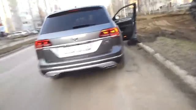 Предприниматель натравил сына на депутата смотреть онлайн