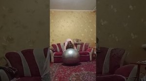 как научиться делать кувырок на мяче