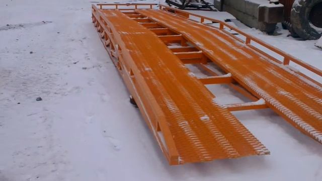 Стационарная автомобильная эстакада для склада