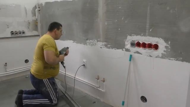 Дешёвка 26. Укладка ламината на пол, клею гипсовую плитку на стену, дизайнерский ламинат на стену. смотреть онлайн