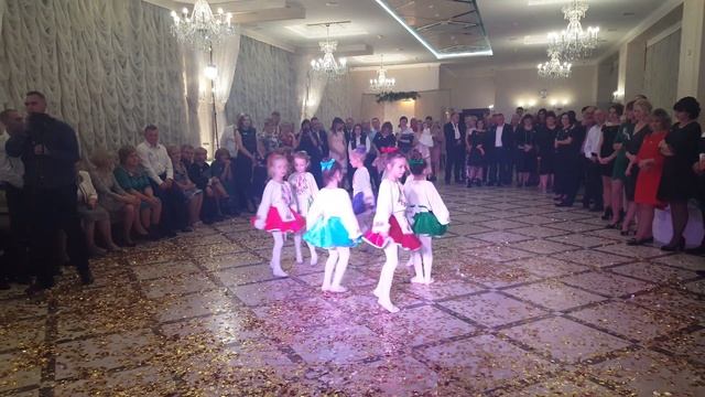 Полька. Група № 6 "Викрутасики" смотреть онлайн