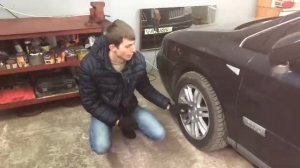 Как открутить закисший болт колеса намного легче! Лайфхак