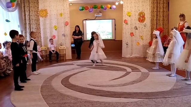 Осетинский танец при участии Рафика смотреть онлайн