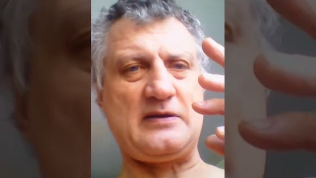 Солдат дистанционно управляет ракетой сброшенной с самолётов и ЛА, конвойный МИ-24ЭКС ,360(16) смотреть онлайн