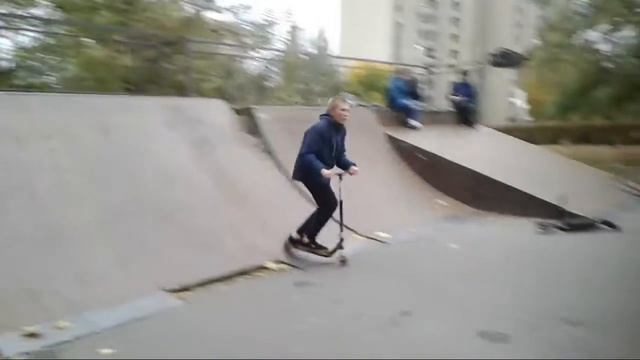 Крутые трюки на самокате!!! смотреть онлайн