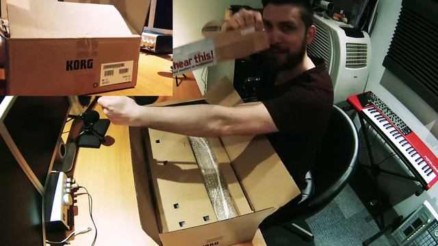 microKORG S UNBOXING & Play. смотреть онлайн