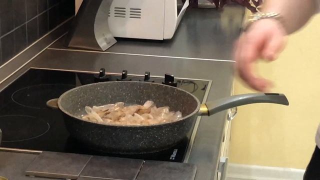 Домашнее оливье с креветками смотреть онлайн