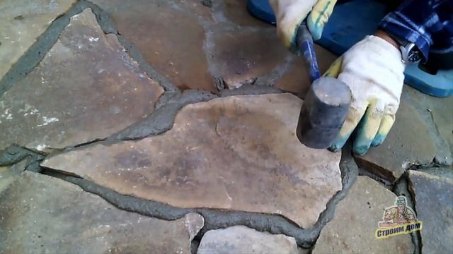 ОТДЕЛКА ПРИРОДНЫМ КАМНЕМ ОТМОСТКИ ДОМА