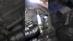 Стуканул движок после замены свечей. Керамика осыпалась