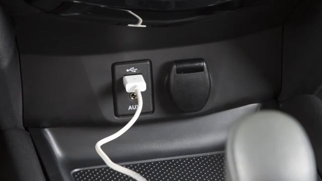 2014 Nissan Rogue - USB/iPod® Interface (if So Equipped)