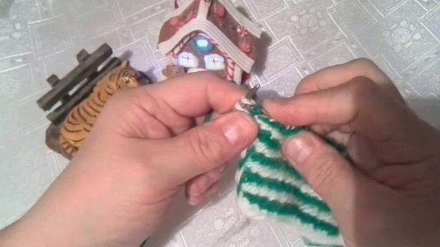 Видео урок по узору МАХРОВОЕ ПОЛОТЕНЦЕ! Двухцветный Вязание спицами Узор универсальный! смотреть онлайн