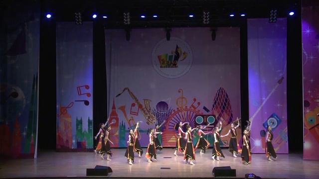77 группа Ассорти Dance танец Огнепад смотреть онлайн