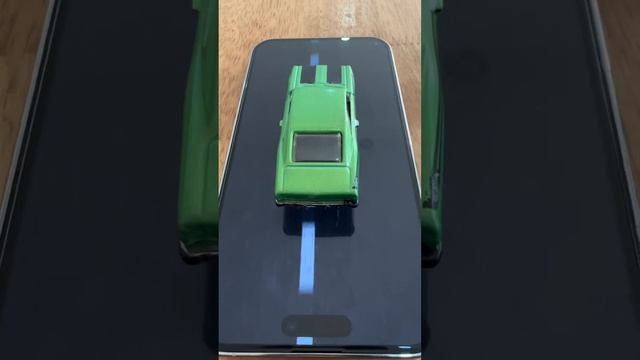 Racing Toy Car on iPhone 14 Pro Max смотреть онлайн