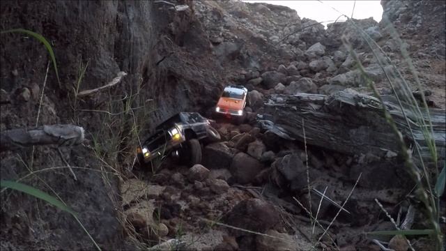 Rock Crawling - TRX-4 Bronco and Ascender F-100 смотреть онлайн