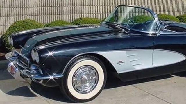 Простоявший 44 года в гараже Chevrolet Corvette продают за 36.700 $ смотреть онлайн