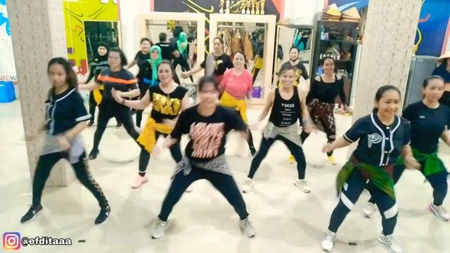 LATHI - Weird Genius ft. Sara Fajira | Zumba | Dance Fitness | Edita Febriana смотреть онлайн