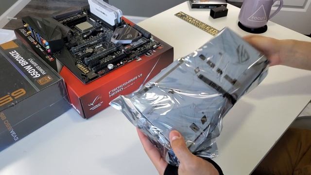Building My NEW $2000 Gaming PC June 2020 смотреть онлайн
