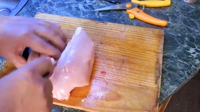 Разделка курицы ножом- наключником Ruike S31 смотреть онлайн