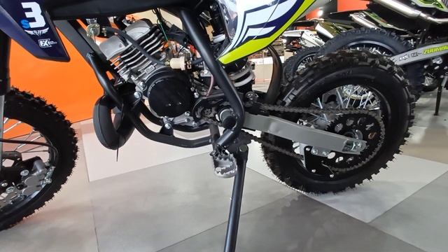 Питбайк ZUUMAV S3 2t 50cc 14/12 смотреть онлайн